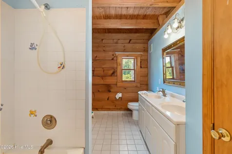 178 Whites Neck Lane Knotts Island NC 27950