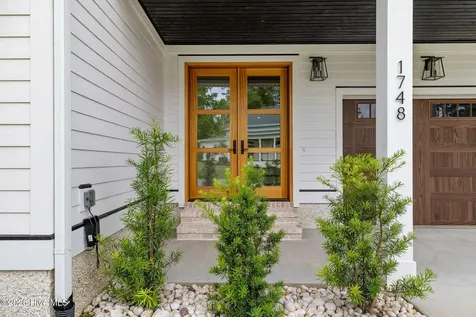 1748 Herons View Drive Wilmington NC 28401