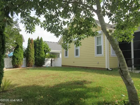 102 Yacht Club Lane N Grandy NC 27939