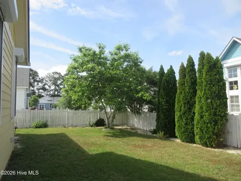 102 Yacht Club Lane N Grandy NC 27939