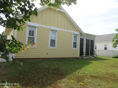 102 Yacht Club Lane N Grandy NC 27939