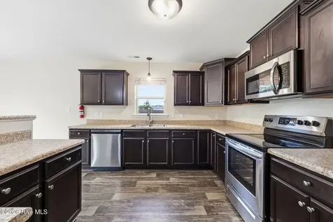 212 Holly Grove Court E Jacksonville NC 28540