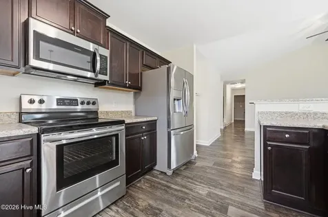 212 Holly Grove Court E Jacksonville NC 28540