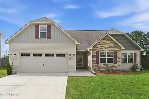 212 Holly Grove Court E Jacksonville NC 28540