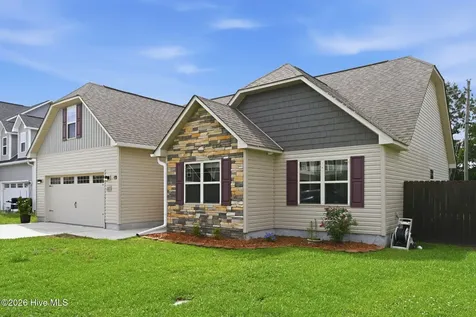 212 Holly Grove Court E Jacksonville NC 28540