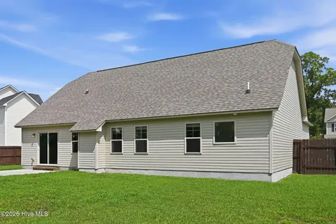 212 Holly Grove Court E Jacksonville NC 28540