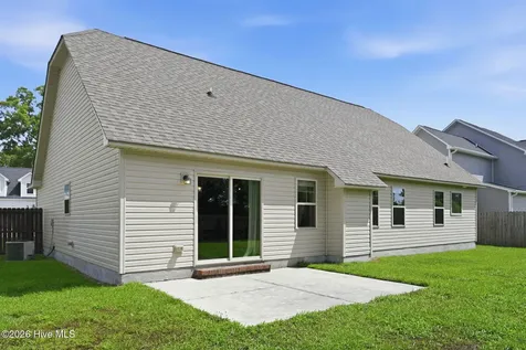 212 Holly Grove Court E Jacksonville NC 28540