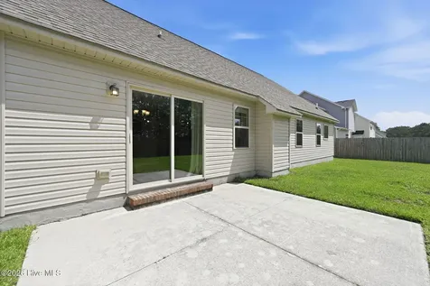 212 Holly Grove Court E Jacksonville NC 28540
