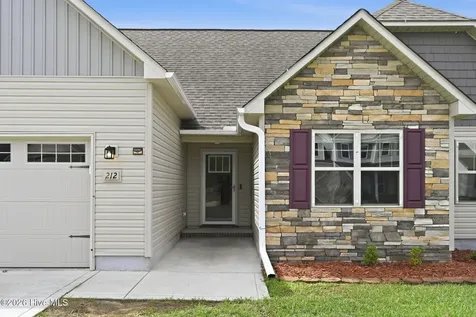 212 Holly Grove Court E Jacksonville NC 28540
