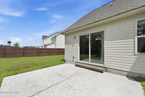 212 Holly Grove Court E Jacksonville NC 28540