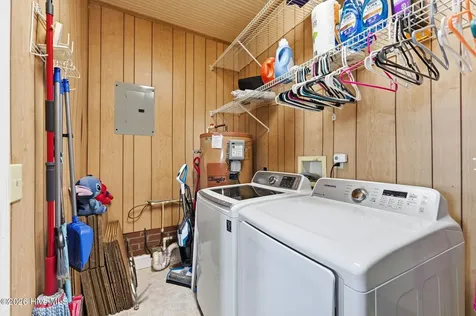 873 Huffmantown Road Richlands NC 28574