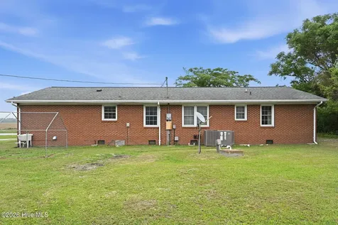 873 Huffmantown Road Richlands NC 28574