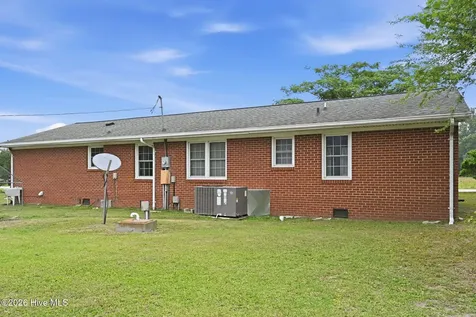 873 Huffmantown Road Richlands NC 28574