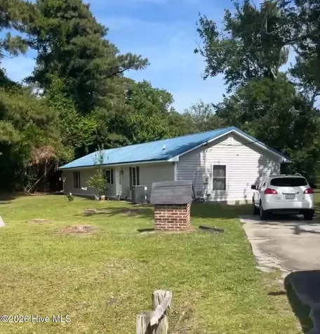 1239 Hibbs Road Newport NC 28570
