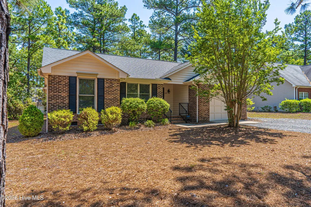 1355 Longleaf Drive E Pinehurst NC 28374