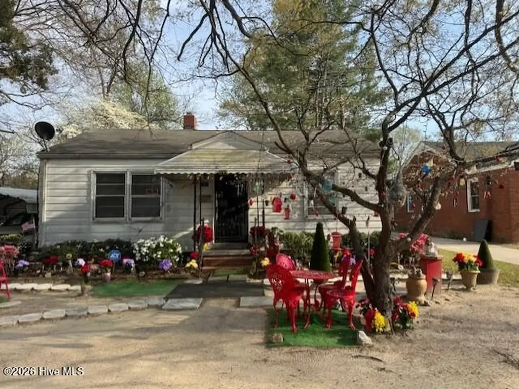 1007 W Saint James Street Tarboro NC 27886