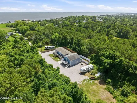 141 Pender Lane Newport NC 28570