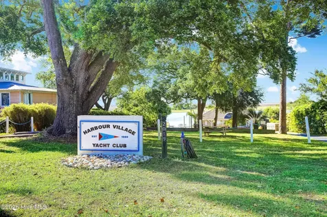 709 Sawgrass Road Hampstead NC 28443