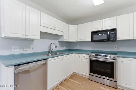 805 Valley Forge Court Wilmington NC 28411
