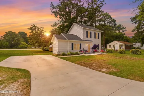 2105 Woodland Avenue New Bern NC 28560
