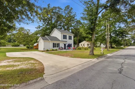 2105 Woodland Avenue New Bern NC 28560
