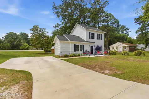 2105 Woodland Avenue New Bern NC 28560
