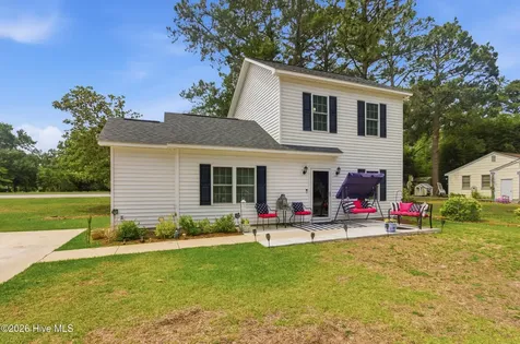 2105 Woodland Avenue New Bern NC 28560