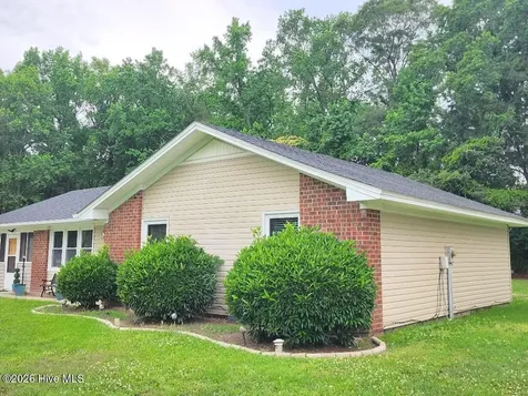 102 Fox Run Circle Greenville NC 27858