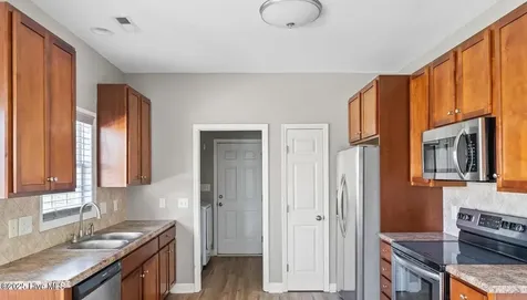303 Elk Court Jacksonville NC 28546