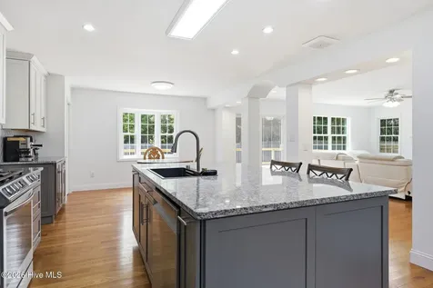 138 Yacht Club Drive Newport NC 28570