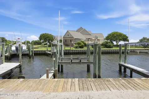 138 Yacht Club Drive Newport NC 28570