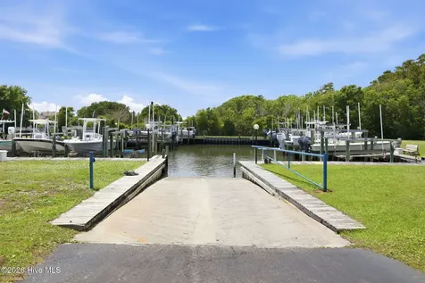 138 Yacht Club Drive Newport NC 28570