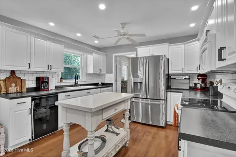 225 Mohican Trail Wilmington NC 28409