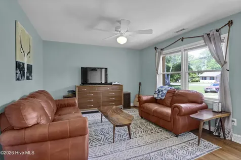 225 Mohican Trail Wilmington NC 28409
