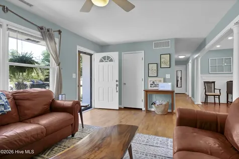 225 Mohican Trail Wilmington NC 28409