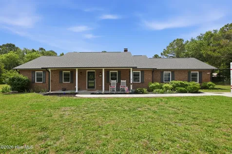 102 Beaver Trail Hubert NC 28539
