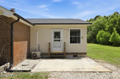 102 Beaver Trail Hubert NC 28539