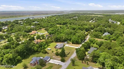 102 Beaver Trail Hubert NC 28539