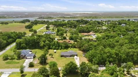 102 Beaver Trail Hubert NC 28539