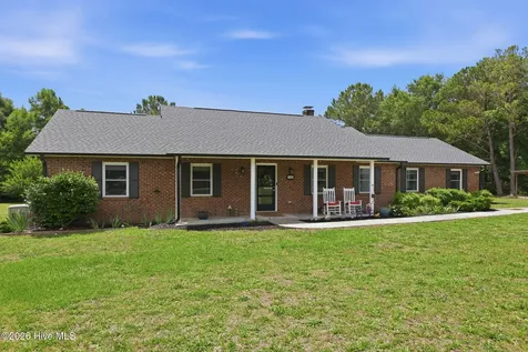 102 Beaver Trail Hubert NC 28539