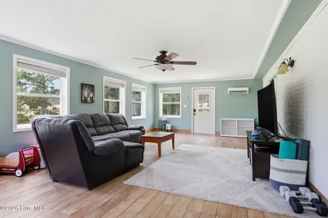 102 Beaver Trail Hubert NC 28539