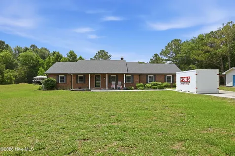 102 Beaver Trail Hubert NC 28539
