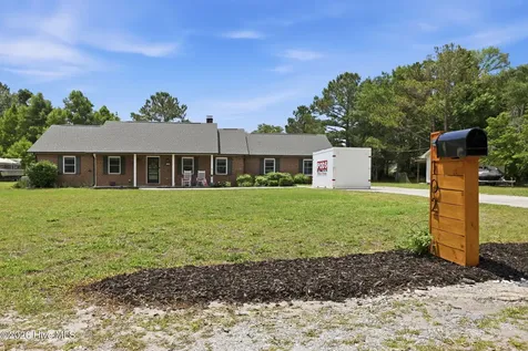 102 Beaver Trail Hubert NC 28539