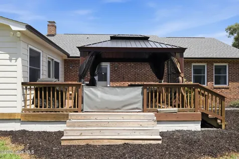 102 Beaver Trail Hubert NC 28539