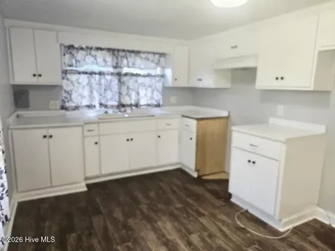 407 S Johnson Street Mount Olive NC 28365