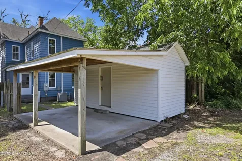 612 W Main Street Elizabeth City NC 27909