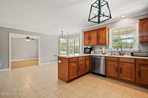 305 W Howard Drive Jacksonville NC 28540