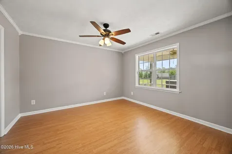 305 W Howard Drive Jacksonville NC 28540