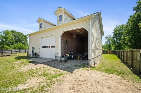 305 W Howard Drive Jacksonville NC 28540