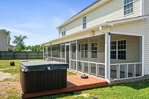 305 W Howard Drive Jacksonville NC 28540